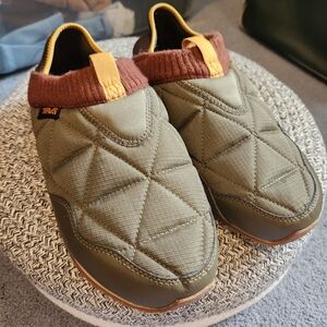 All Gender M7/W9 Teva ReEmber Quilted Cozy Warm Winter Slippers